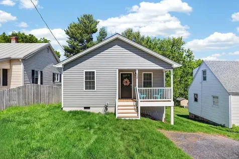 638 C Street Staunton VA 24401