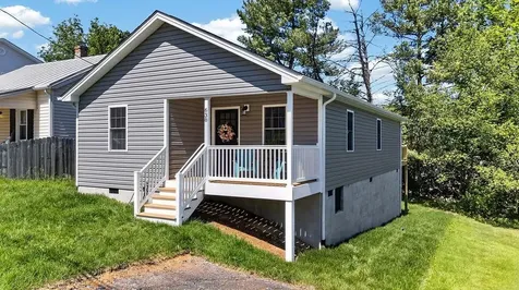 638 C Street Staunton VA 24401