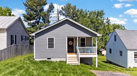 638 C Street Staunton VA 24401