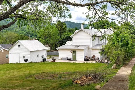 104 Dogwood Drive Franklin WV 26807