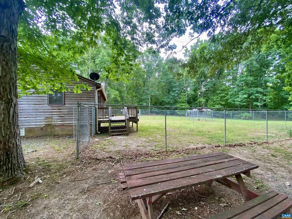2517 Bethany Church Road Bumpass VA 23024
