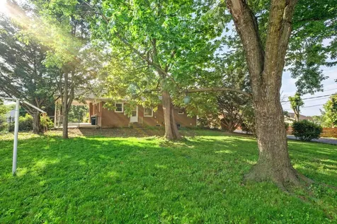 219 Dogwood Drive N Harrisonburg VA 22802