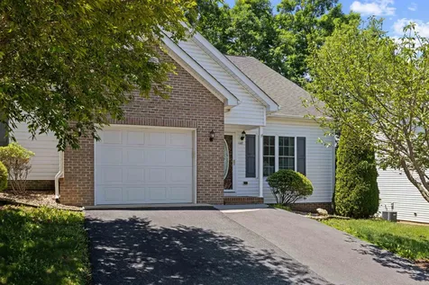 122 Collinswood Drive Staunton VA 24401