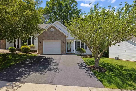 122 Collinswood Drive Staunton VA 24401