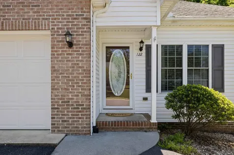 122 Collinswood Drive Staunton VA 24401