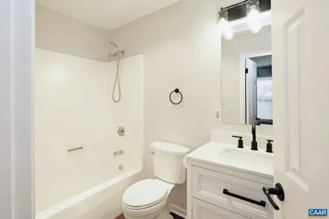 2131 Viburnum Court Charlottesville VA 22911