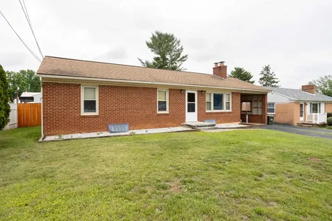 211 George Street Staunton VA 24401