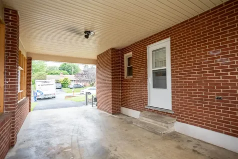 211 George Street Staunton VA 24401