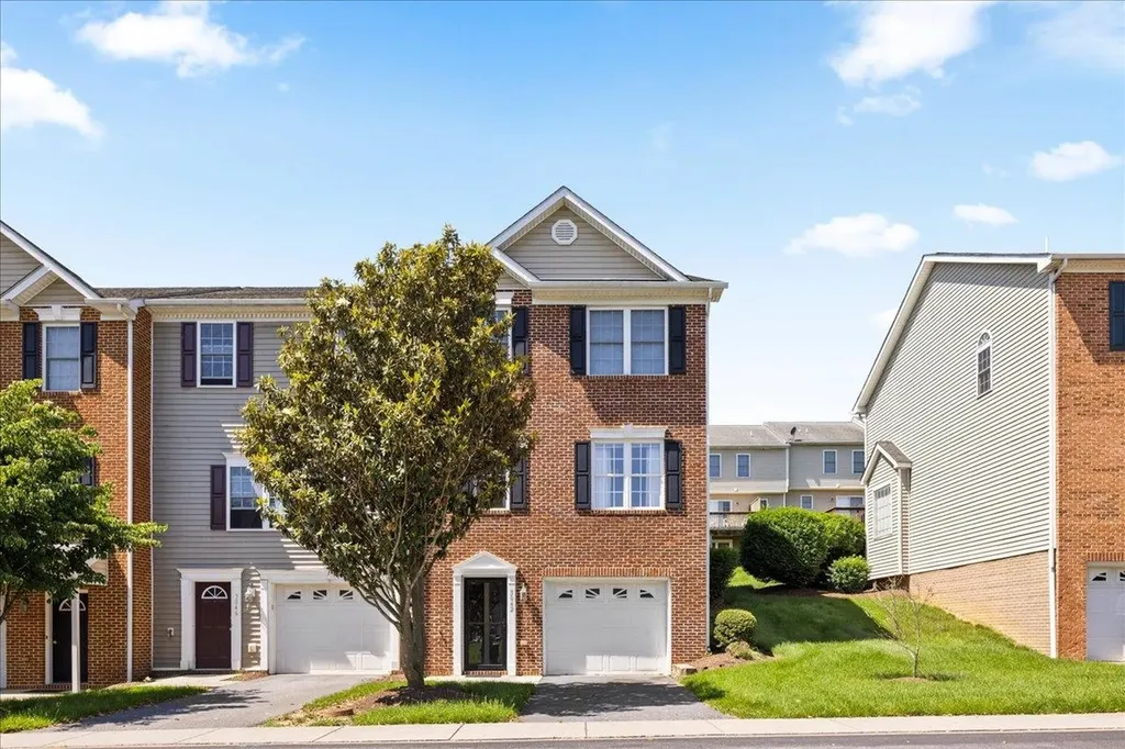 3042 Crystal Spring Lane Rockingham VA 22801