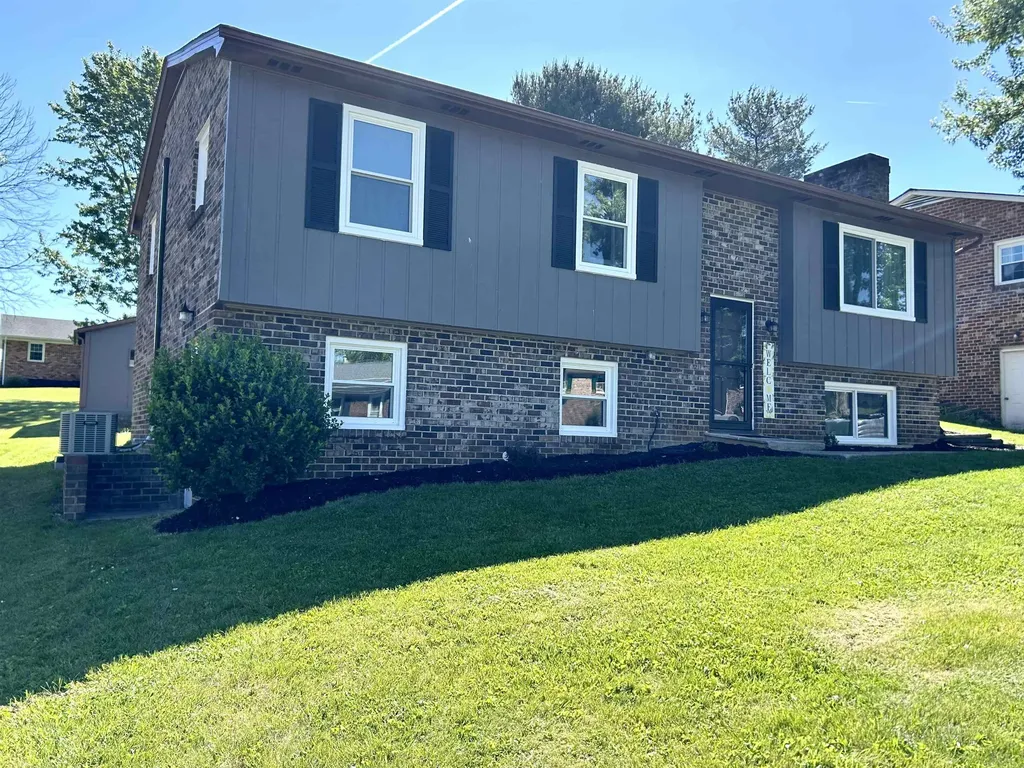 20 Bingham Street Verona VA 24482