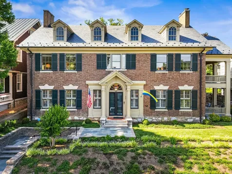 305 Beverley Street E Staunton VA 24401