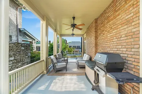 305 Beverley Street E Staunton VA 24401