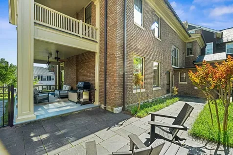 305 Beverley Street E Staunton VA 24401