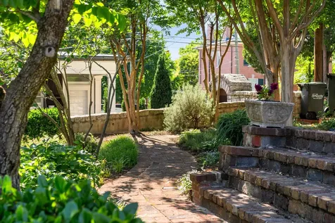 305 Beverley Street E Staunton VA 24401