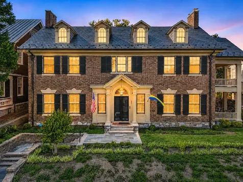 305 Beverley Street E Staunton VA 24401