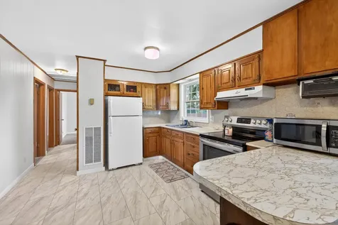 409 13th Street Grottoes VA 24441