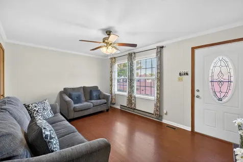 409 13th Street Grottoes VA 24441