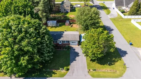 409 13th Street Grottoes VA 24441
