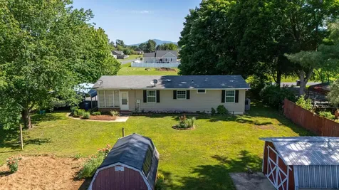 409 13th Street Grottoes VA 24441