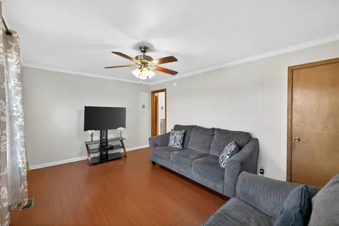 409 13th Street Grottoes VA 24441