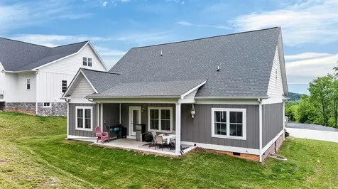 49 Mcilwee Lane Staunton VA 24401