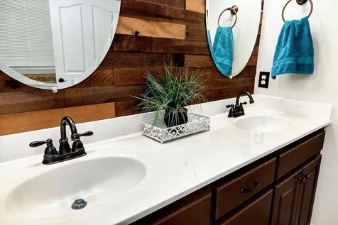 14 Old Oak Drive Stuarts Draft VA 24477