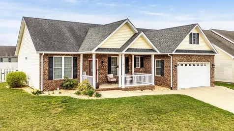 14 Old Oak Drive Stuarts Draft VA 24477