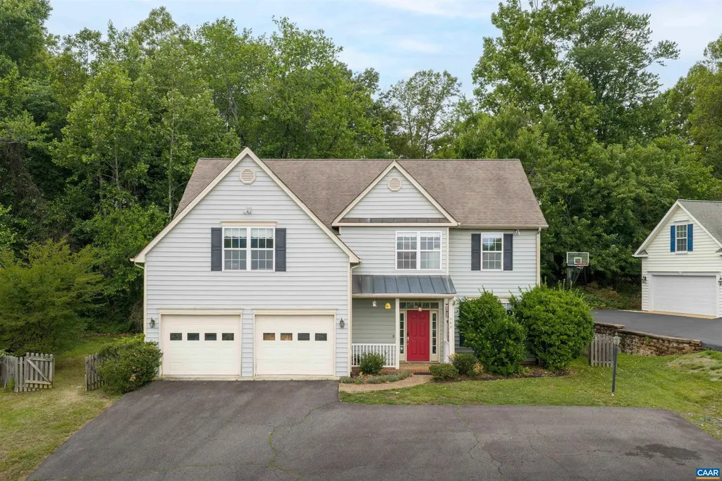 560 Rolling Valley Court Charlottesville VA 22902