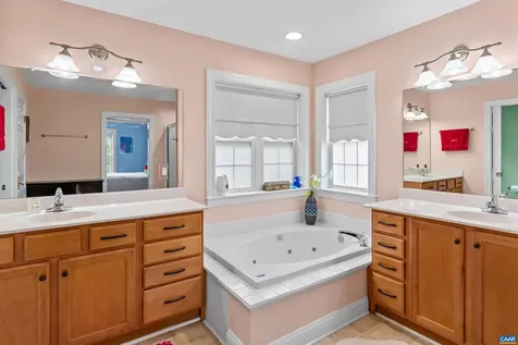 560 Rolling Valley Court Charlottesville VA 22902