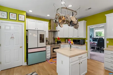 560 Rolling Valley Court Charlottesville VA 22902