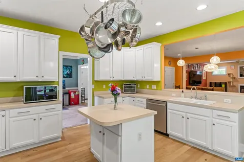560 Rolling Valley Court Charlottesville VA 22902