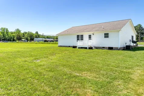 106 7th Street Grottoes VA 24441