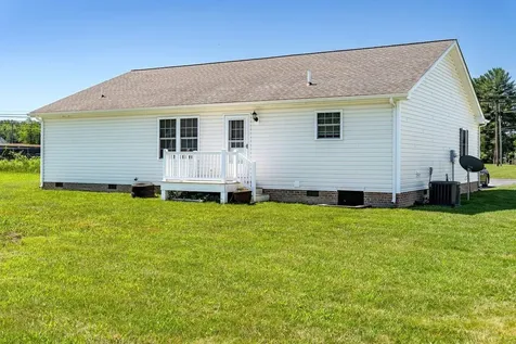 106 7th Street Grottoes VA 24441