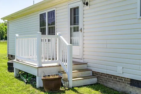 106 7th Street Grottoes VA 24441