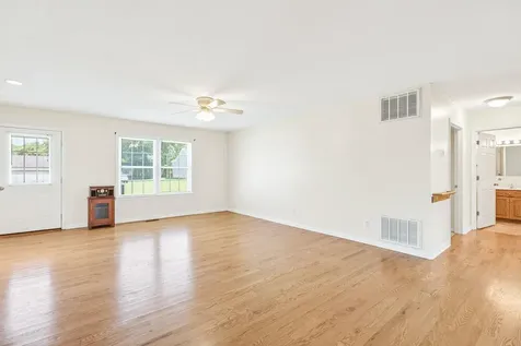 106 7th Street Grottoes VA 24441