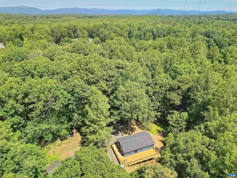 135 Iroquois Trail Ruckersville VA 22968