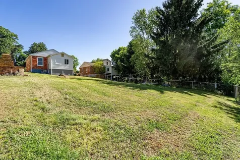541 Hull Street Staunton VA 24401