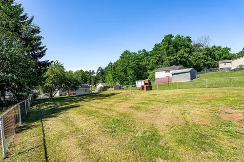 541 Hull Street Staunton VA 24401
