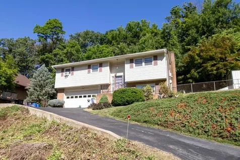 812 Coalter Street N Staunton VA 24401