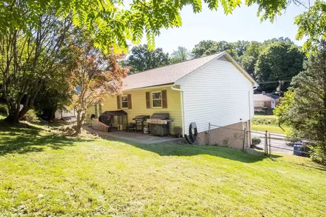 812 Coalter Street N Staunton VA 24401
