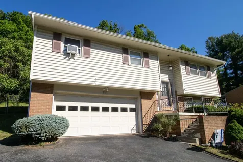 812 Coalter Street N Staunton VA 24401