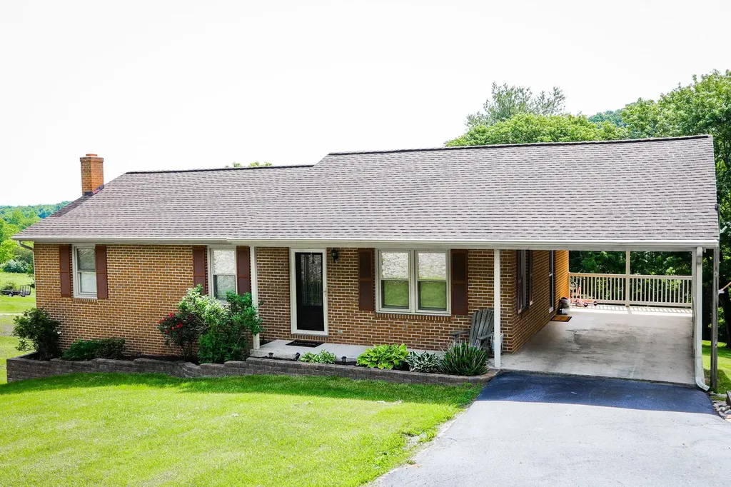 4316 Lee Jackson Highway Greenville VA 24440