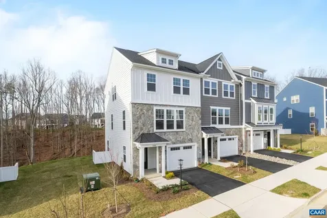 3048 Farrow Circle Charlottesville VA 22901