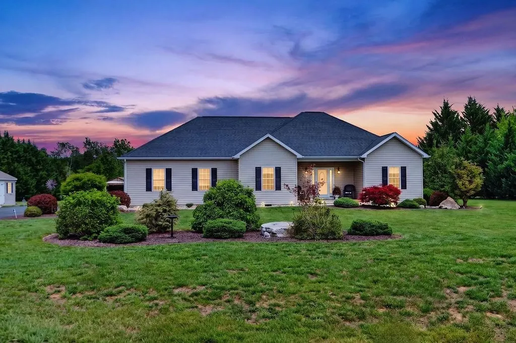 29 Kennedy Ridge Court Stuarts Draft VA 24477