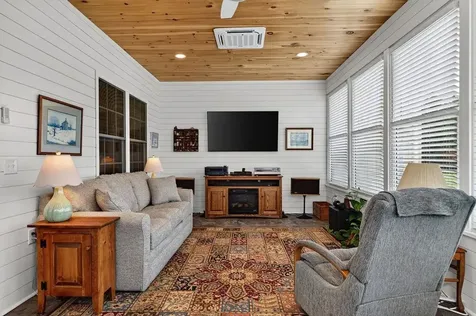 29 Kennedy Ridge Court Stuarts Draft VA 24477