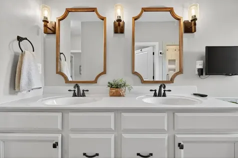 29 Kennedy Ridge Court Stuarts Draft VA 24477