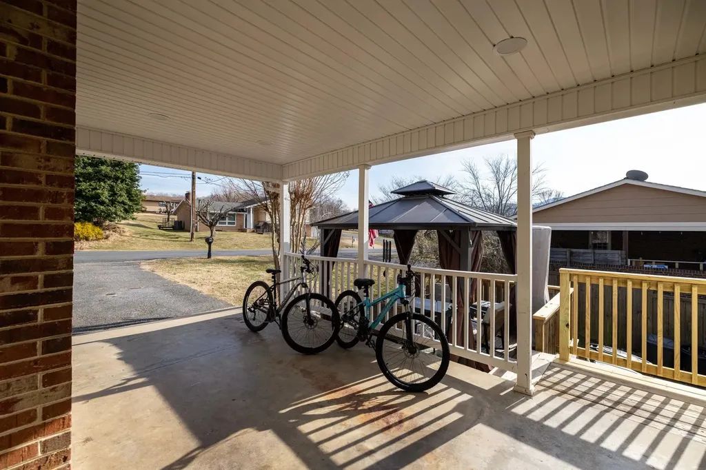 507 Barkman Avenue Elkton VA 22827