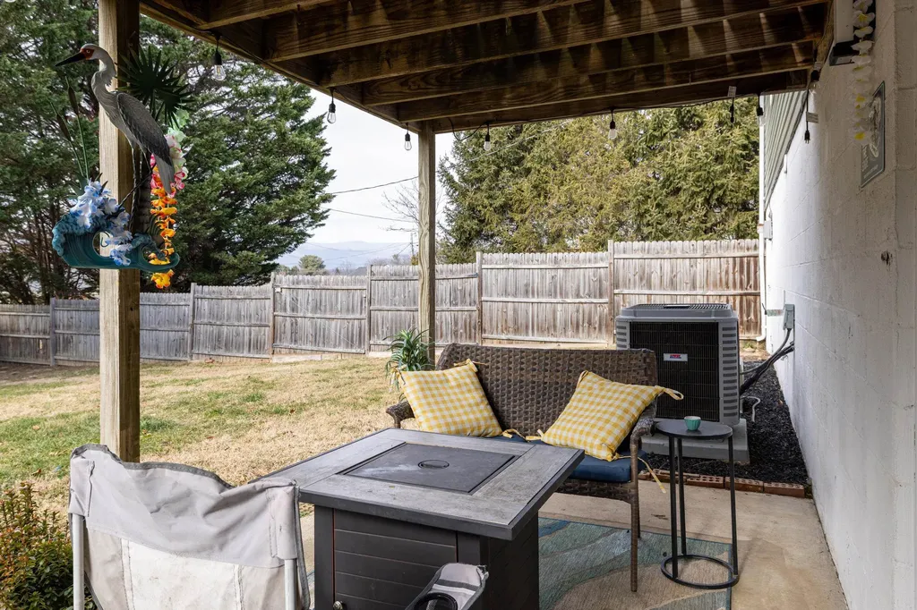 507 Barkman Avenue Elkton VA 22827