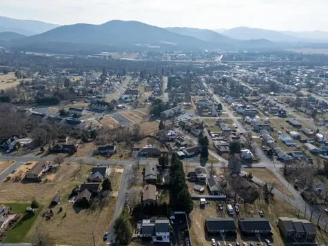 507 Barkman Avenue Elkton VA 22827