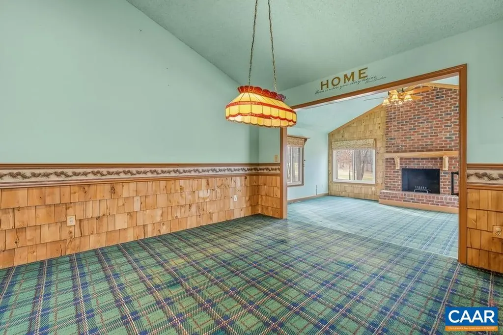 28 Out Of Bounds Road Palmyra VA 22963